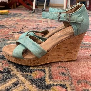Pinup Wedges by TOMS size 7.5